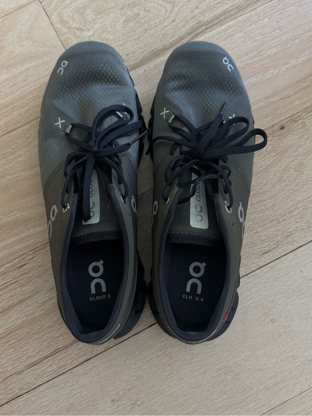 On Running Cloud Men's Shoes in Olive and Black, size 10